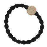 By Eloise London Letter Charms Gold Gumička na vlasy 1 ks Odstín W Black