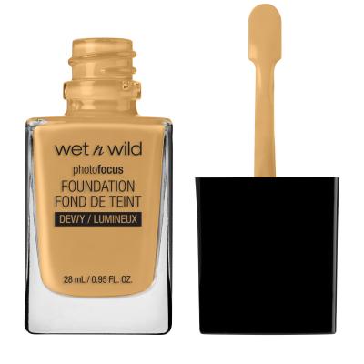 Wet n Wild Photo Focus Dewy Make-up pro ženy 28 ml Odstín Desert Beige