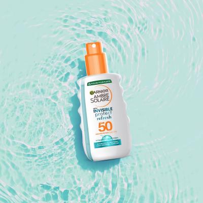 Garnier Ambre Solaire Invisible Protect Refresh Spray SPF50 Opalovací přípravek na tělo 200 ml