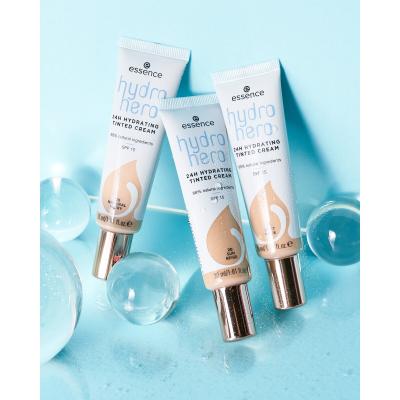 Essence Hydro Hero 24H Hydrating Tinted Cream SPF15 Make-up pro ženy 30 ml Odstín 05 Natural Ivory