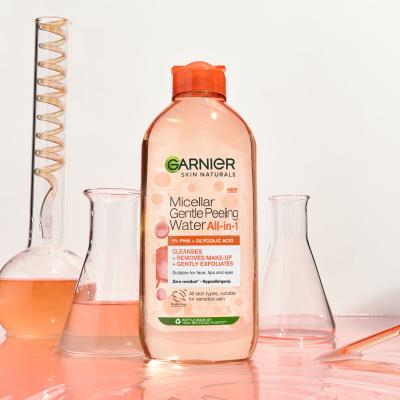 Garnier Skin Naturals Micellar Gentle Peeling Water Micelární voda pro ženy 400 ml