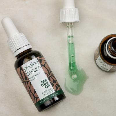 Australian Bodycare Tea Tree Oil Peeling Serum Pleťové sérum pro ženy 30 ml