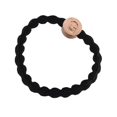 By Eloise London Letter Charms Gold Gumička na vlasy 1 ks Odstín G Black