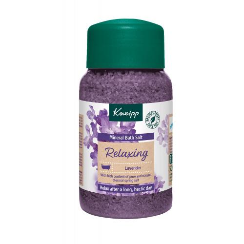 Kneipp Relaxing Bath Salt Lavender 500 g relaxační koupelová sůl s vůní levandule unisex