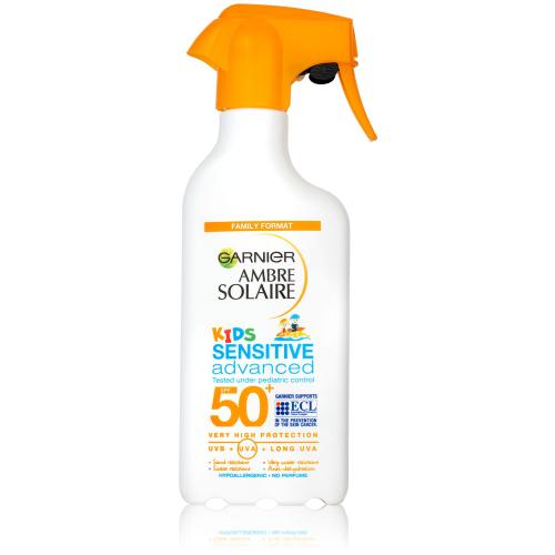Garnier Ambre Solaire Kids Sensitive Advanced Spray SPF50+ 270 ml voděodolné opalovací mléko ve spreji pro děti