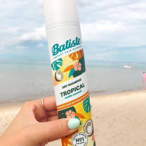 Batiste Tropical 200 ml suchý šampon s exotickou kokosovou vůní pro ženy