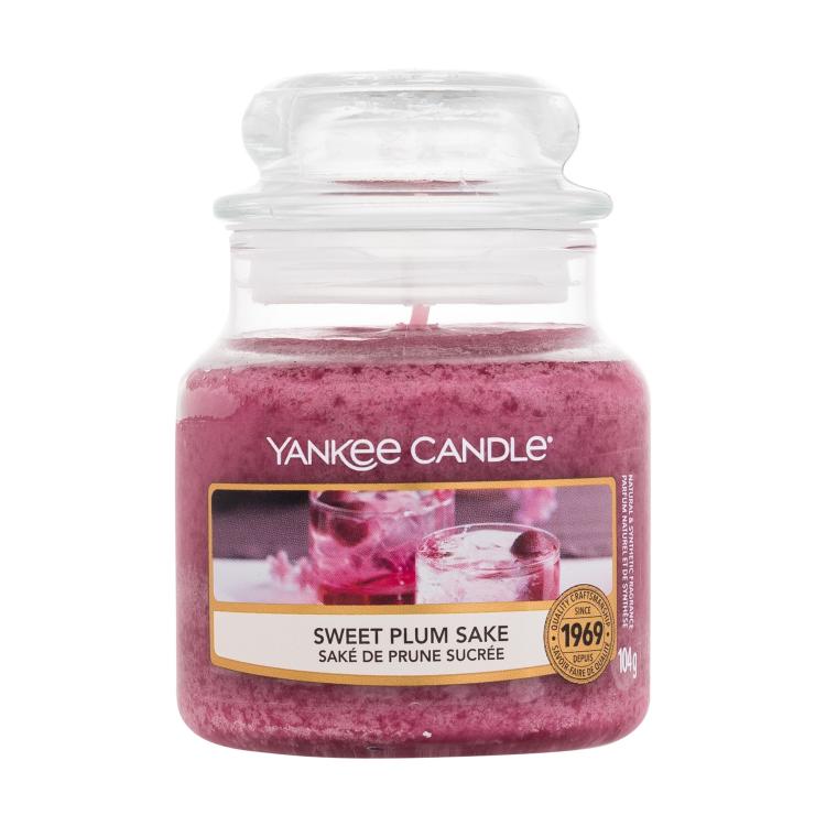 Yankee Candle Sweet Plum Sake Vonná svíčka 104 g