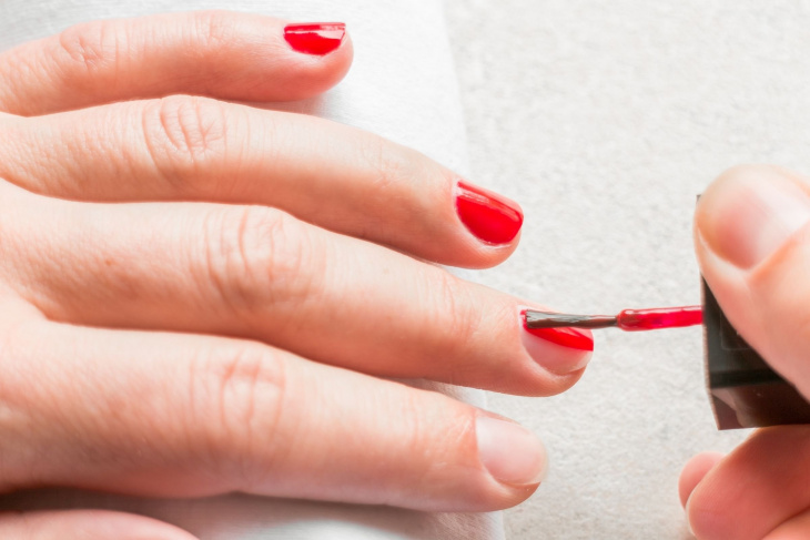 Jak si nalakovat nehty